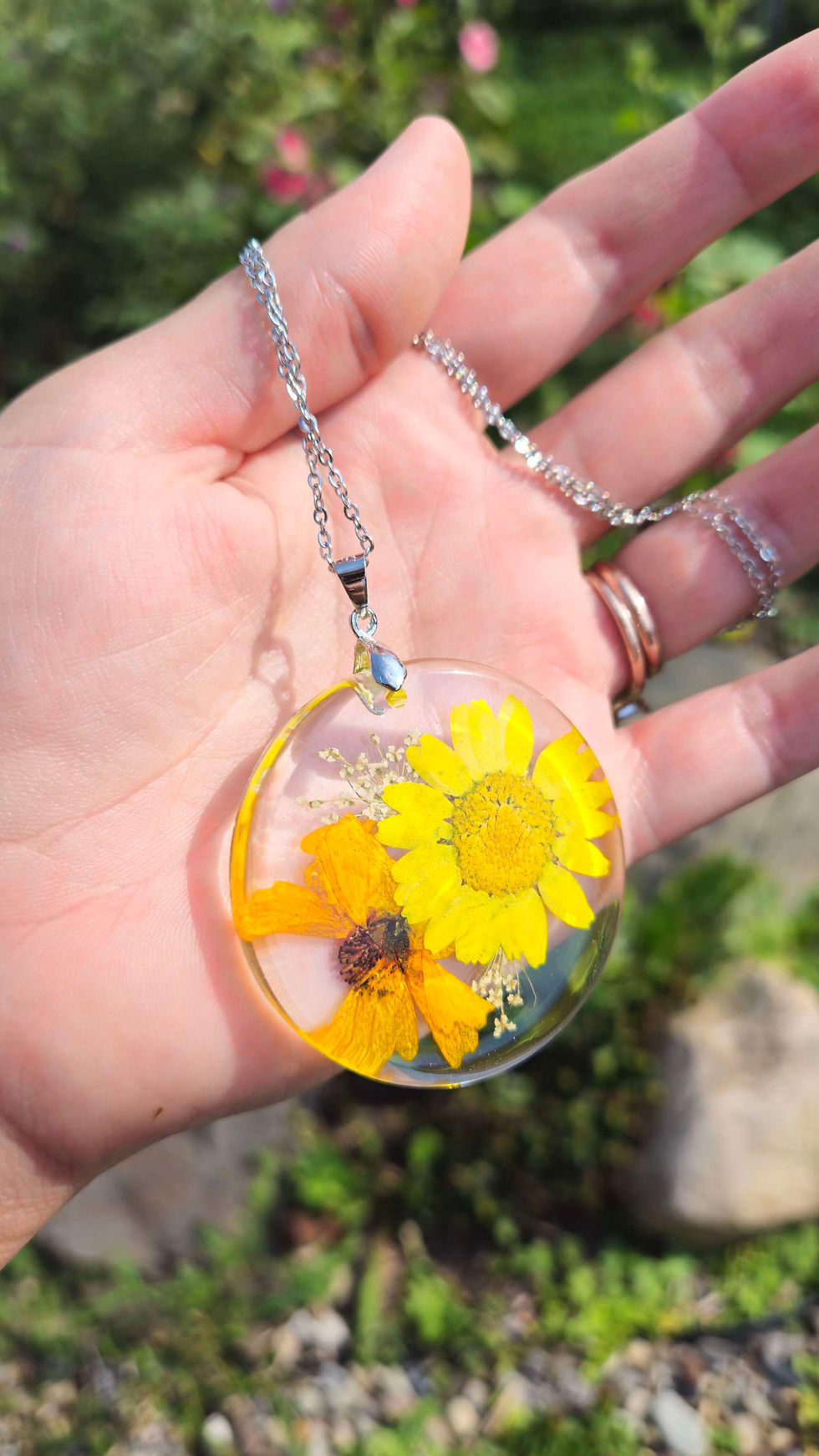 Thumbnail: Dried flowers necklace 