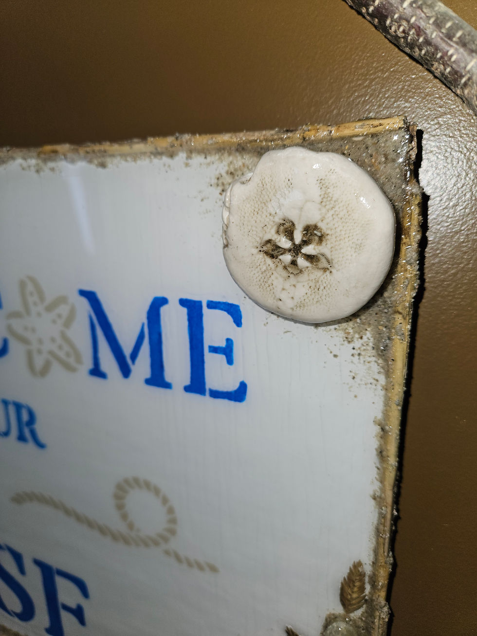Thumbnail: Beach house welcome sign