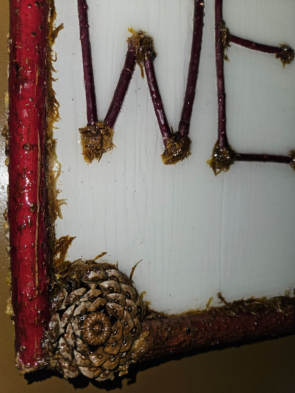 Thumbnail: Red twig welcome sign