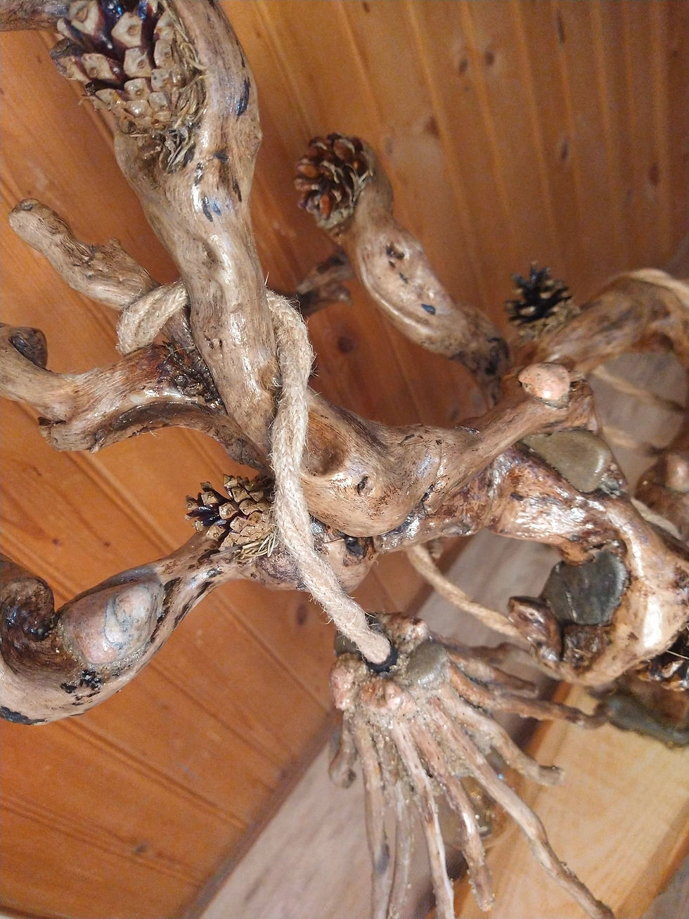 Thumbnail: Driftwood & Stones Lamp