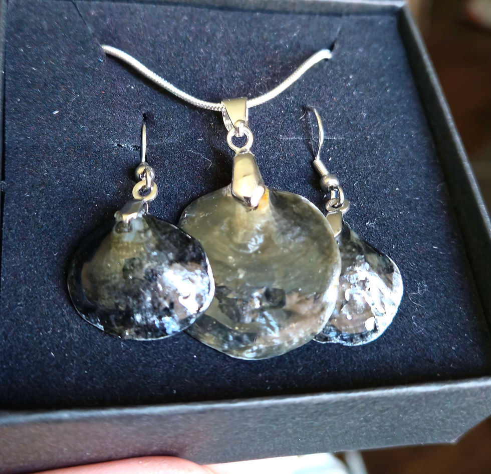 Thumbnail: Jingle shell necklace & earrings