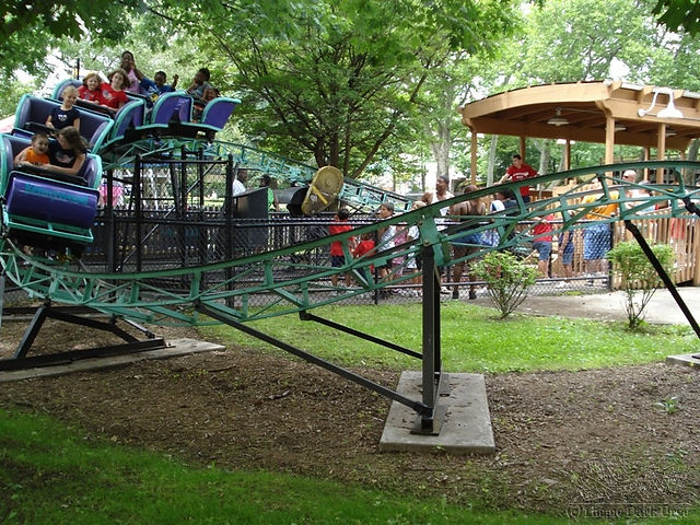 Brinquedos infantis no parque Kennywood nos Estados Unidos