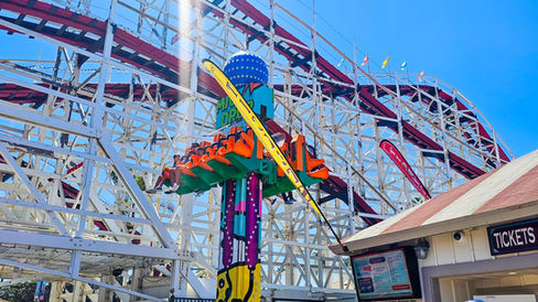 Atrações infantis no Belmont Park em San Diego