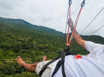 Tirolesa na Terra dos Dinos em Miguel Pereira