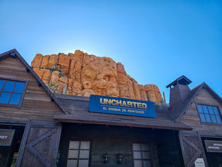 Montanha-russa Uncharted no PortAventura