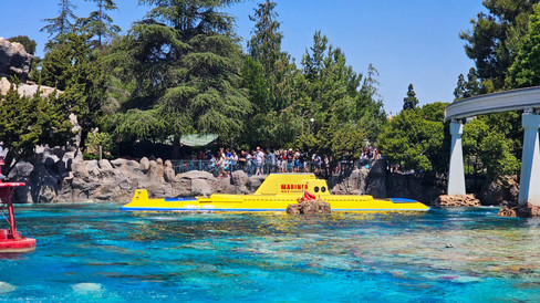 Finding Nemo Submarine Voyage na Disneyland em Los Angeles