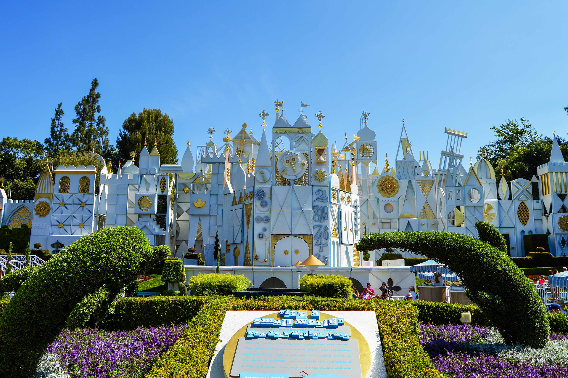 it's a small world na Disneyland em Los Angeles