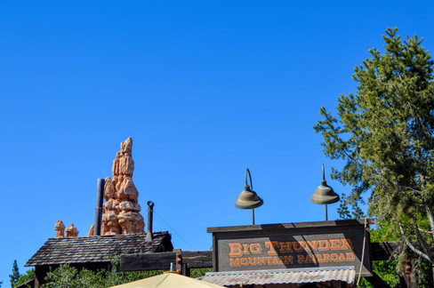 Big Thunder Mountain Railroad na Disneyland em Los Angeles