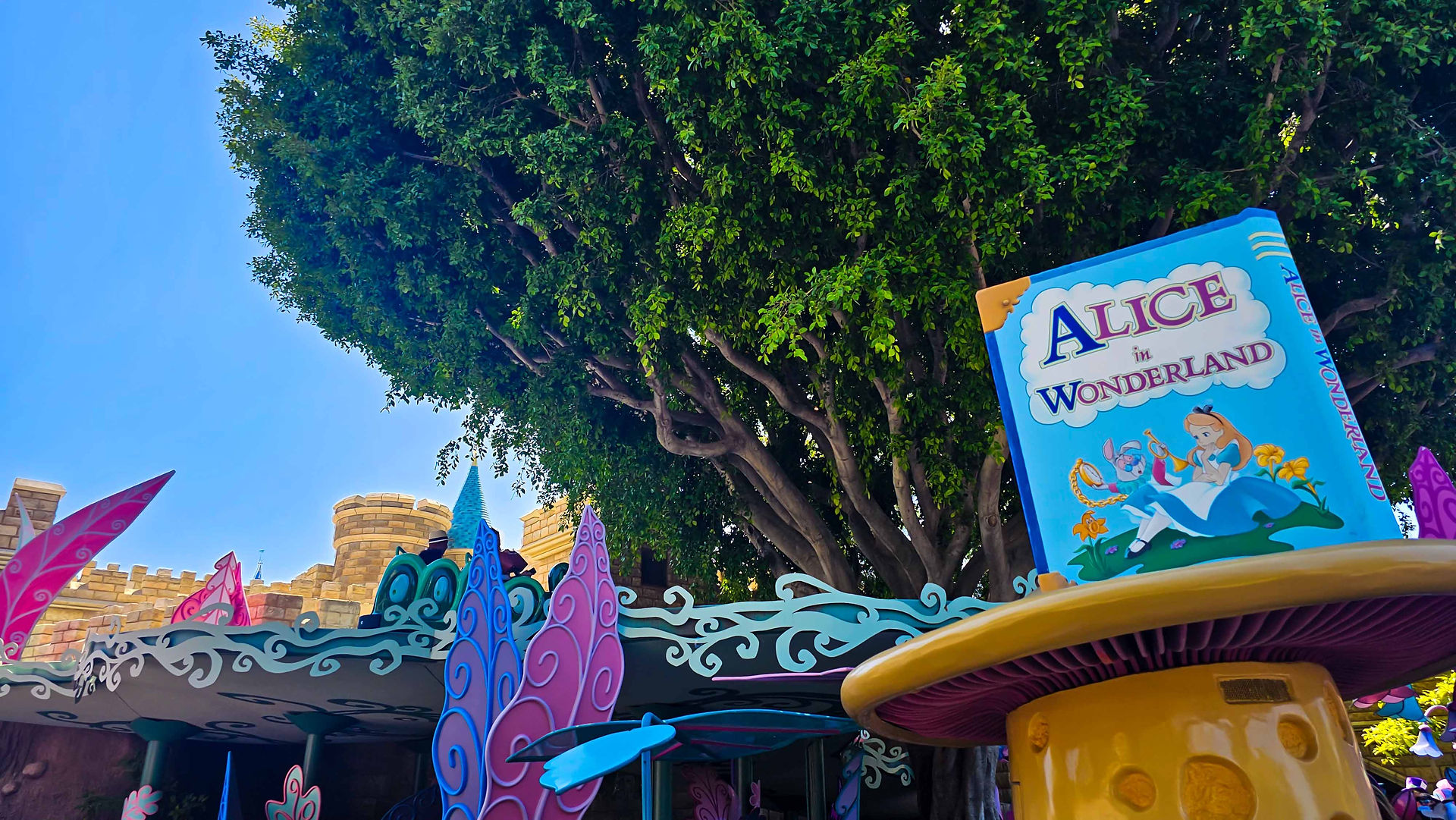 Alice in Wonderland na Disneyland em Los Angeles