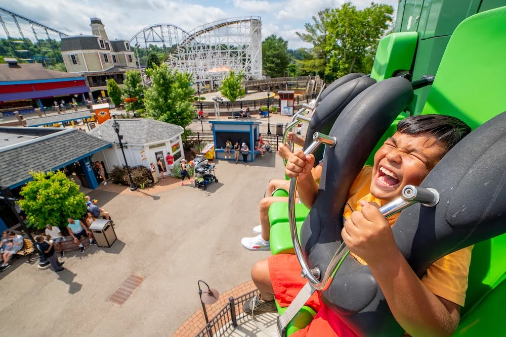 Brinquedos infantis no parque Kennywood nos Estados Unidos
