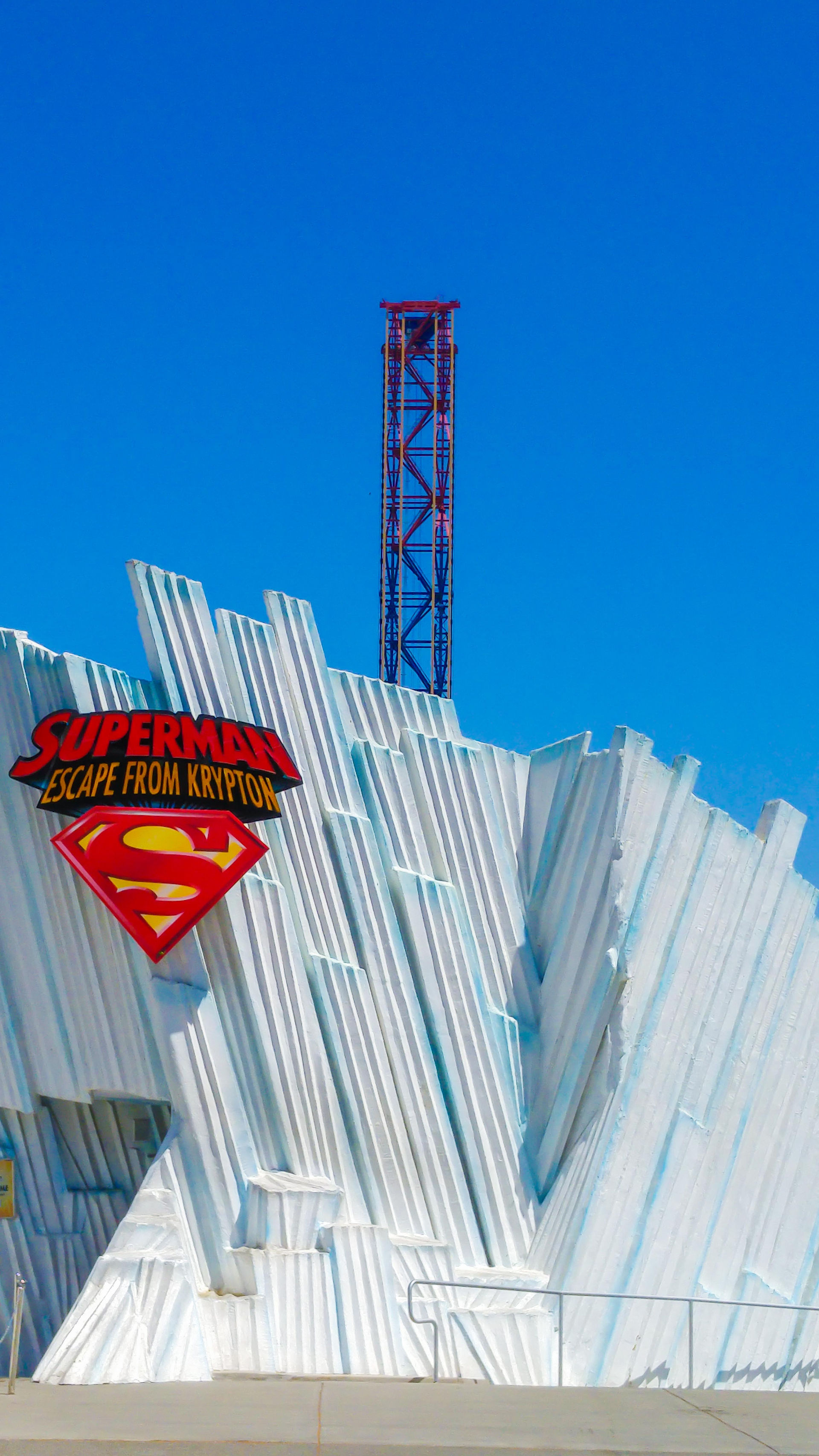 Superman: Escape from Krypton no Six Flags Magic Mountain em Los Angeles