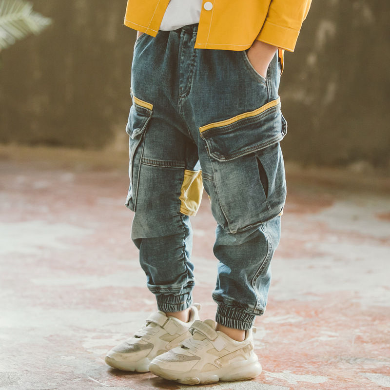 Kids cotton pants with slanted zipper pockets