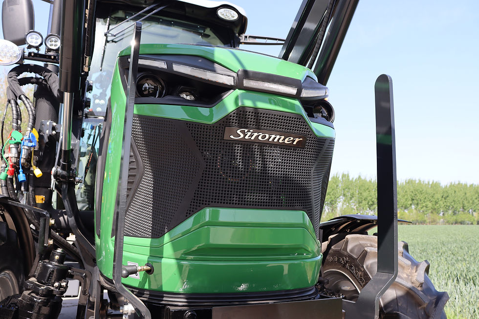 the front grill of a mk40 tractor