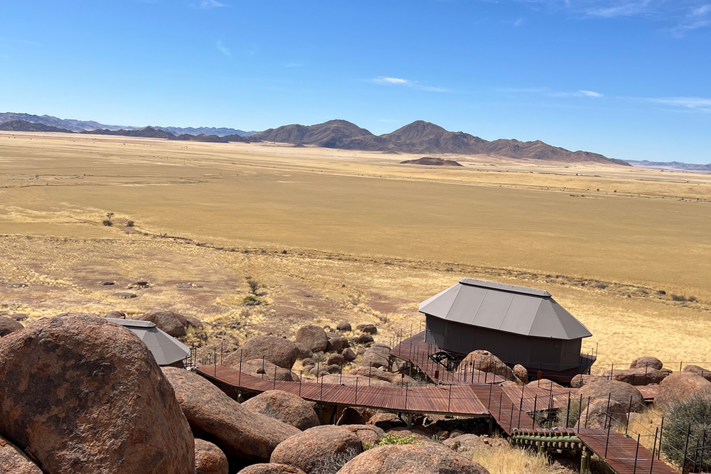 Zannier Hotels Sonop: Un Rifugio Senza Tempo nel Deserto Namibiano