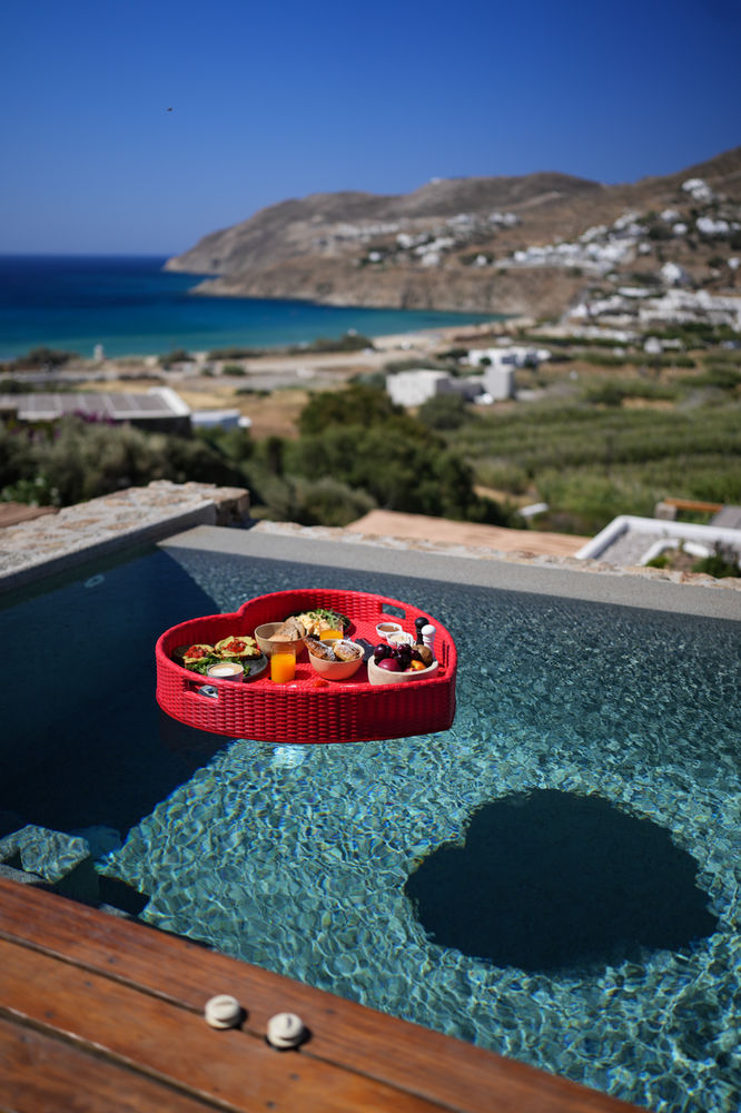 Mileo Mykonos: A Romantic Sanctuary with Unparalleled Aegean Views