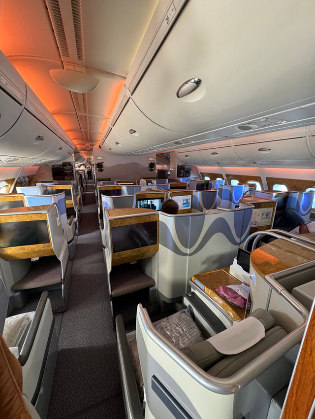 Viaggiare in Business Class con Emirates: Un Viaggio Lussuoso ed Efficiente alle Maldive
