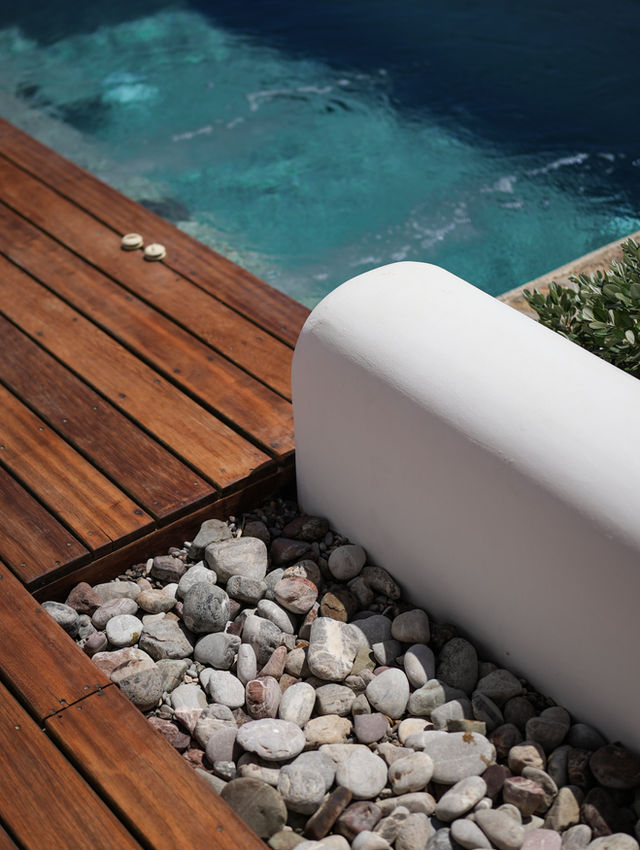 Mileo Mykonos: A Romantic Sanctuary with Unparalleled Aegean Views