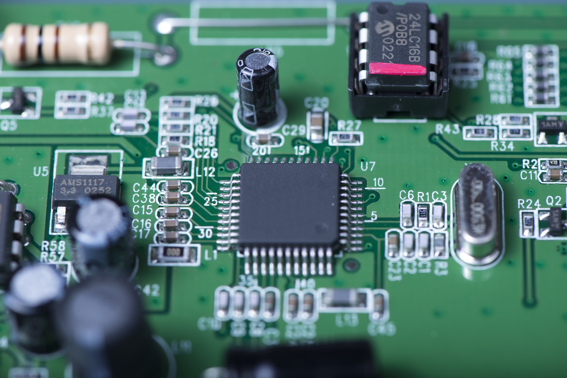 electronics-3628675_1920