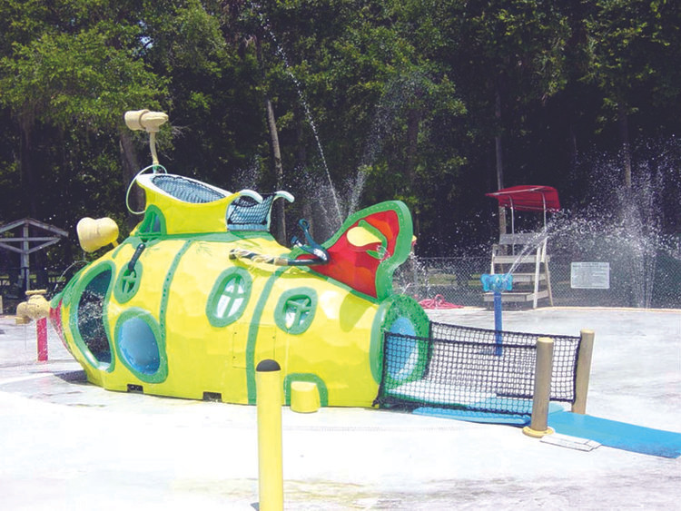 yellow submarine spraying water at Hanna Park Splash Pad