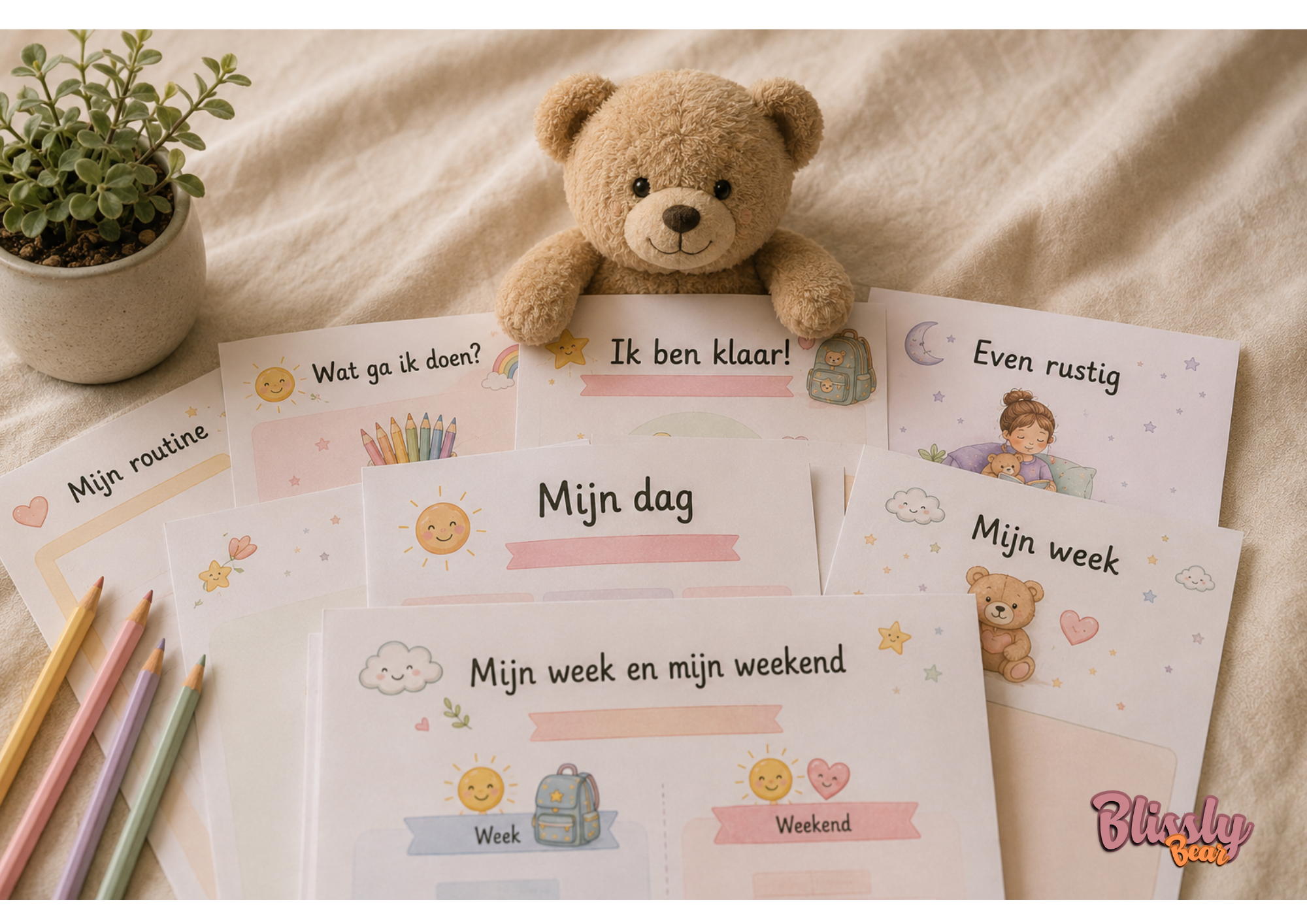 Blissly Bear Rust en Ritme printables collectie uitgewaaierd op linnen ondergrond met teddybeer bovenop