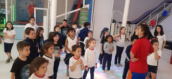 Passeio do Ensino Fundamental I ao Buffet Arrelia Rock.