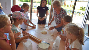 Ferienprogramm "Backen-Beten-Basteln"