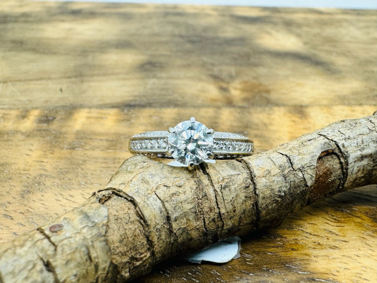 18 KWG Diamond Engagement Ring