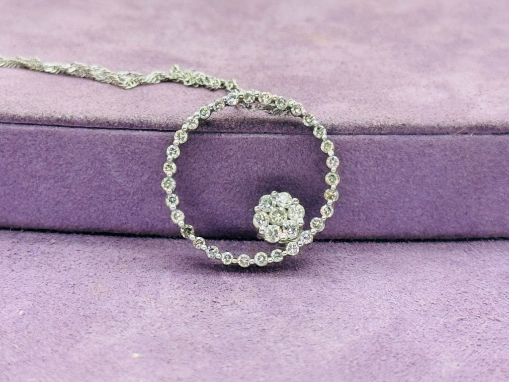14 KWG Eternity Cluster Necklace Pendant