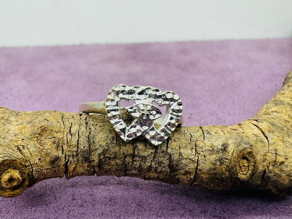 Thumbnail: 10 KWG Diamond Double Heart Ring