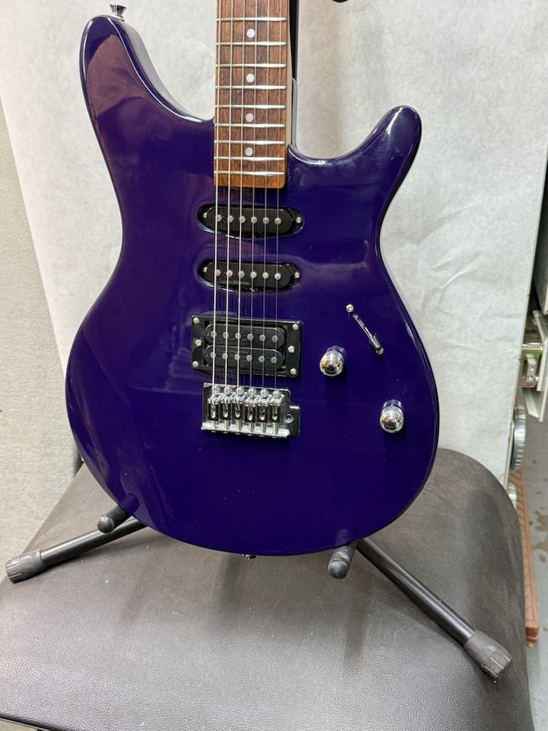 Rogue RR100 Rocketeer Electric Guitar - Purple Sky