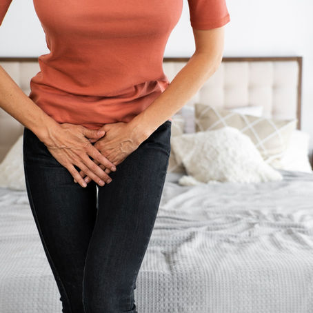 Você já ouviu falar em Líquen Escleroso Vulvar? O nome pode soar distante, mas trata-se de uma condição mais comum do que se imagina, especialmente após a menopausa.