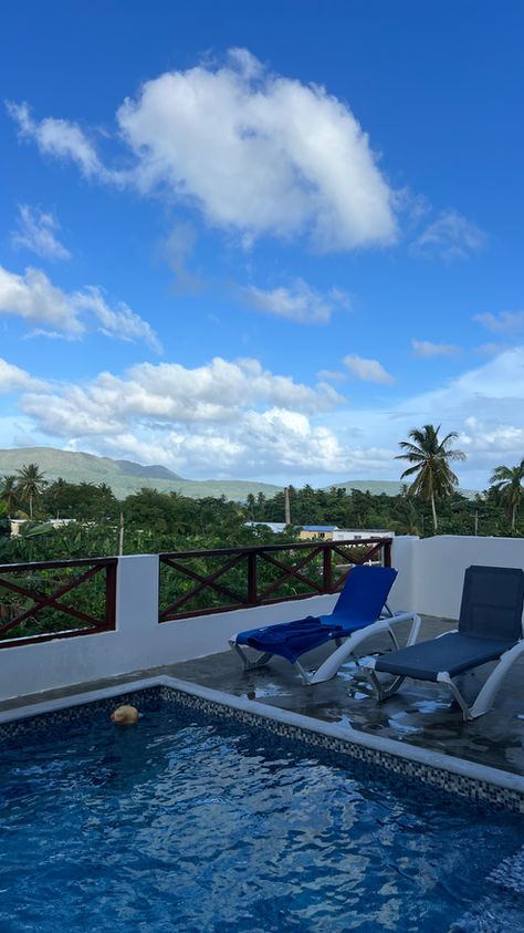 Samaná: turismo interno entre la arena y el mar