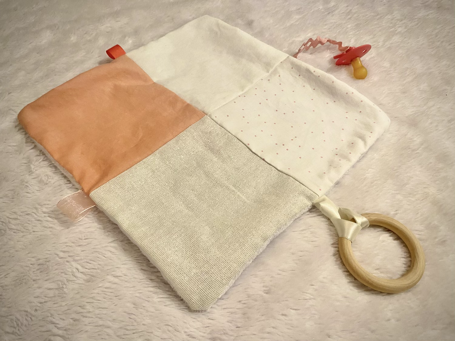 Doudou sensorielle - Picots roses