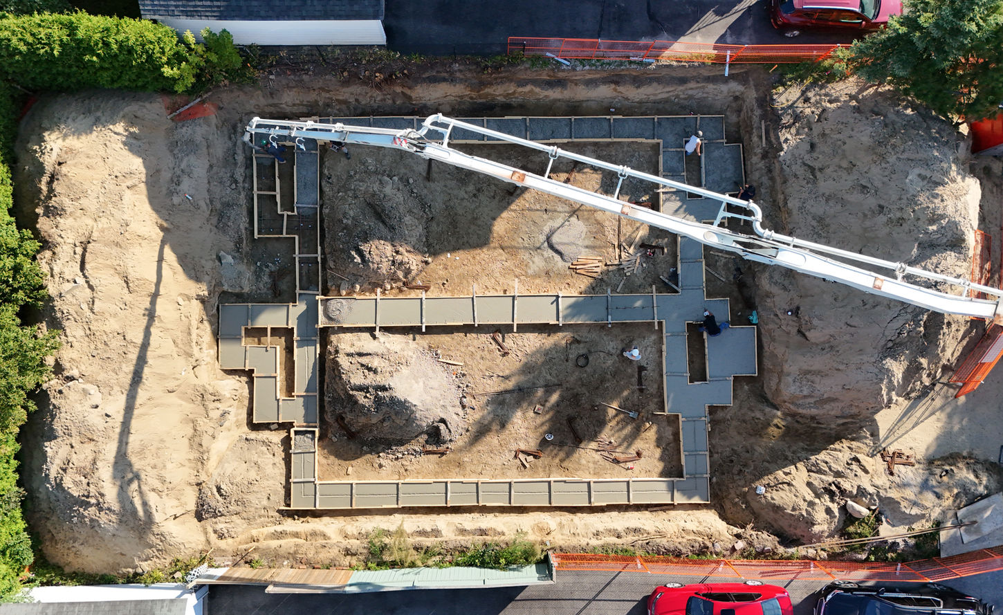 Quintessential Developments Inc 
鼎臻建筑