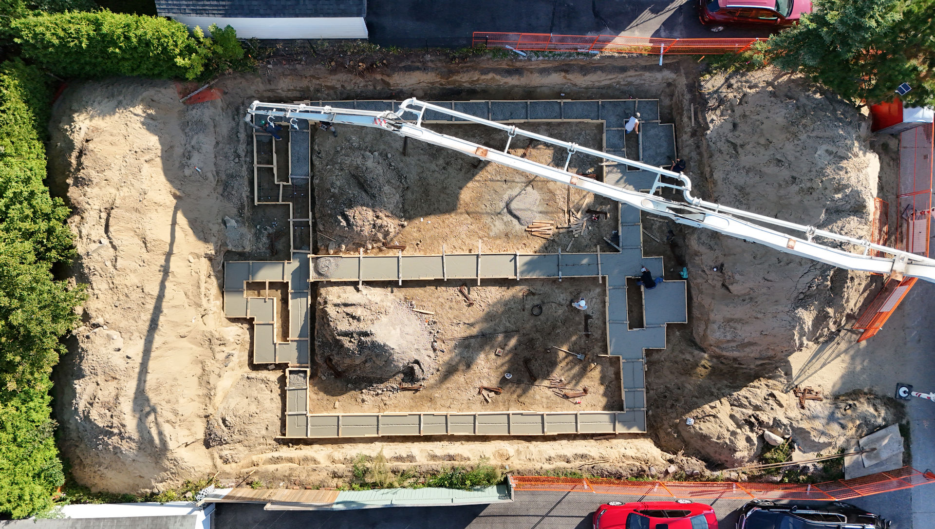 Quintessential Developments Inc 
鼎臻建筑