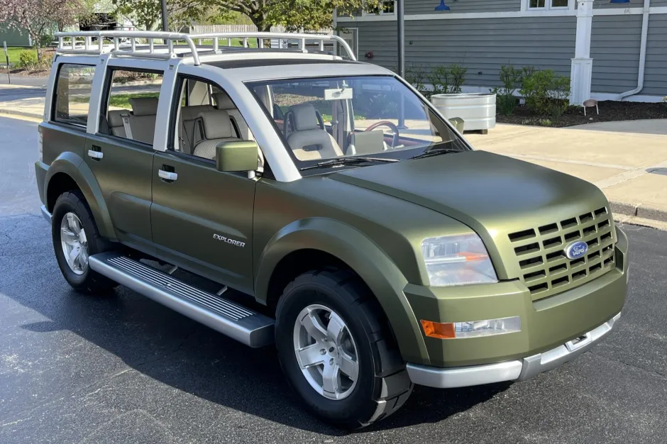 FOR SALE: 2001 Ford Explorer Sportsman Concept