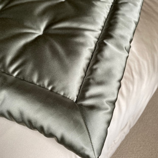 Handstitched mitred border