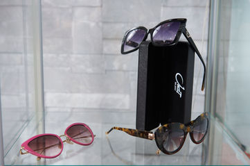 משקפיי שמש בצבעים