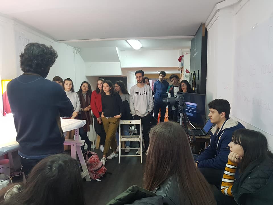 48283395_2309495799283216_34157391764216