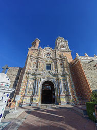 Fachada barroca del Templo de San Francisco Acatepec