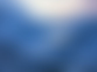 En route vers Sifjord sur l'île de Senja, une route serpente au milieu des montagnes qui se jettent dans les fjords. Pour nous le plus beau panorama sur l'île de Senja.