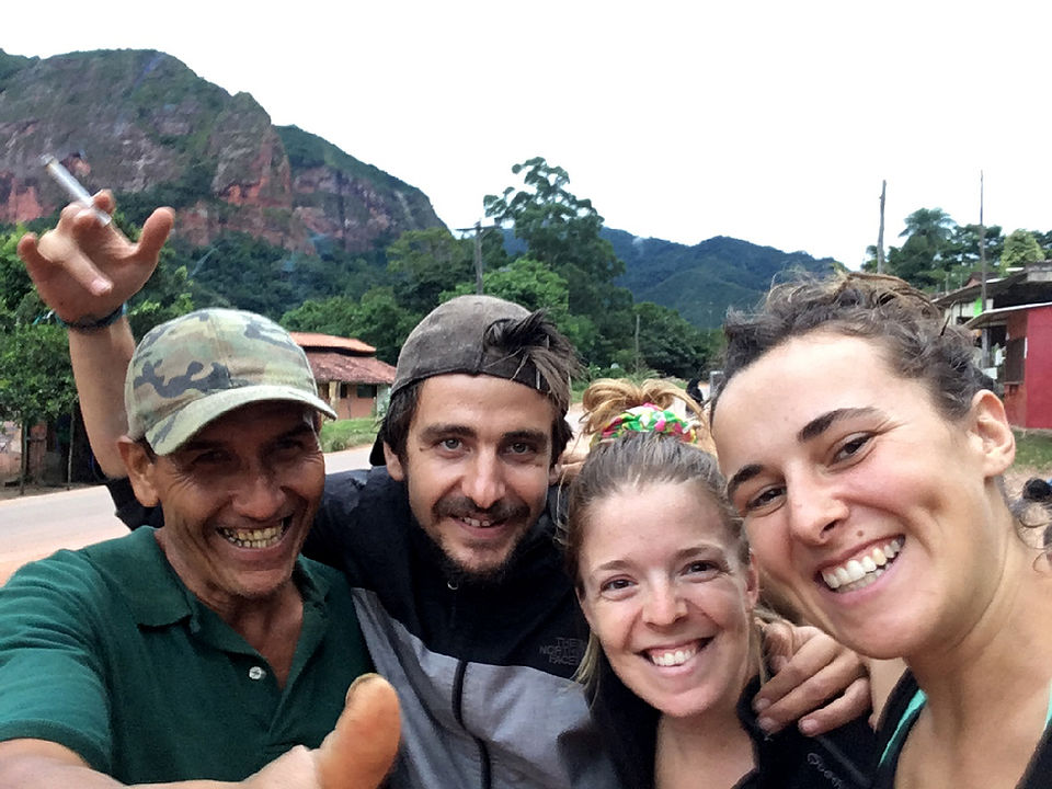 Selfie de nous deux avec Marion et Vicente en Bolivie