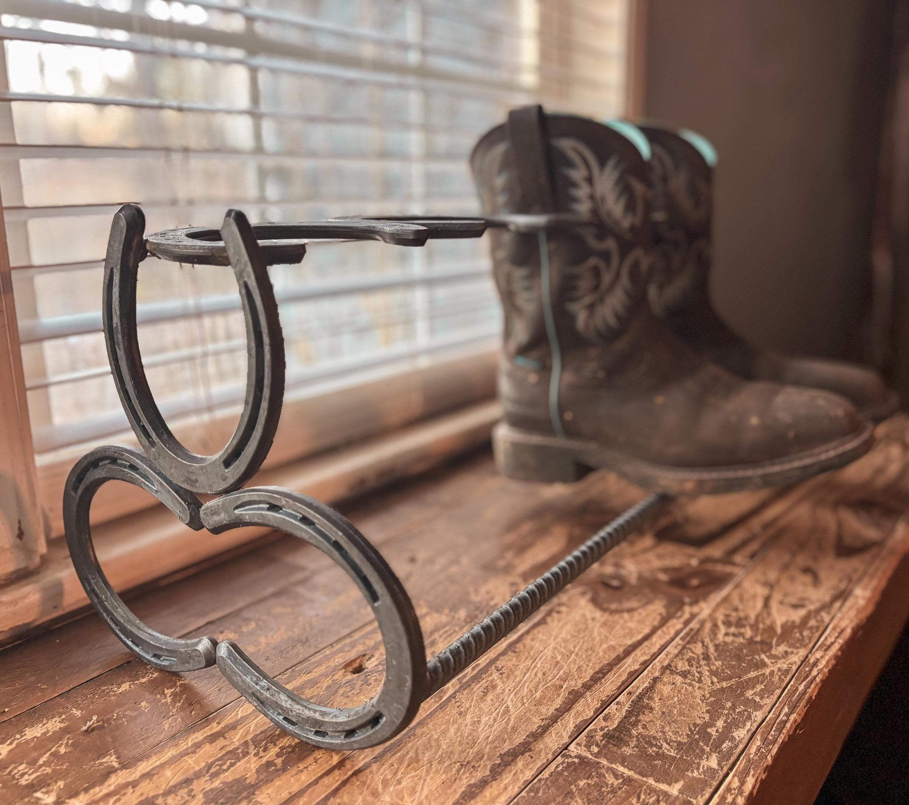 Welded shoe rack