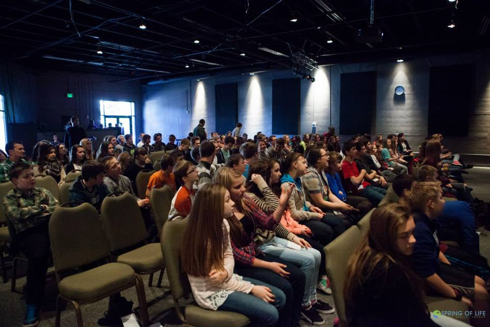 11024628_964140093619720_888906379030707