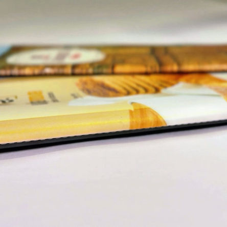 Vídeo mostrando os cardápios em formato de Livreto da Rei dos Cardápios: Padaria Vila Nova Conceição e Padaria Salamanca