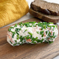Bûche de chèvre au saumon fumé et ciboulette