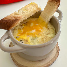 Œufs cocottes gorgonzola et petits pois
