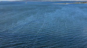 Reading the race course: Wind bends and lanes