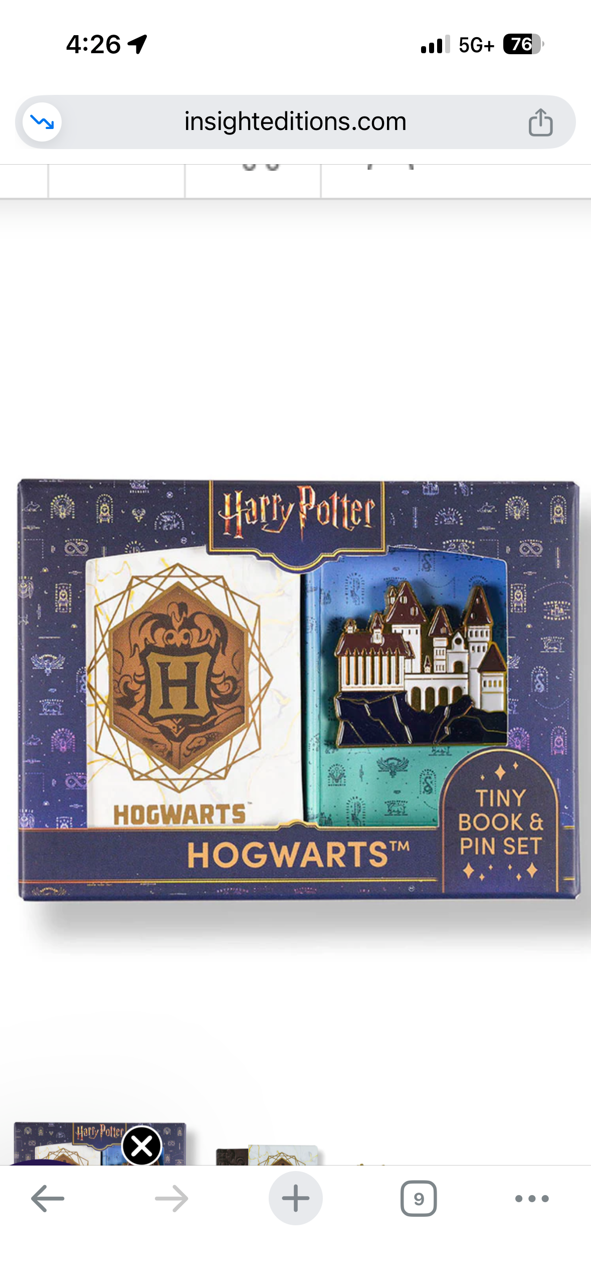 HARRY POTTER- HOGWARTS- Tiny Book And Pin Set