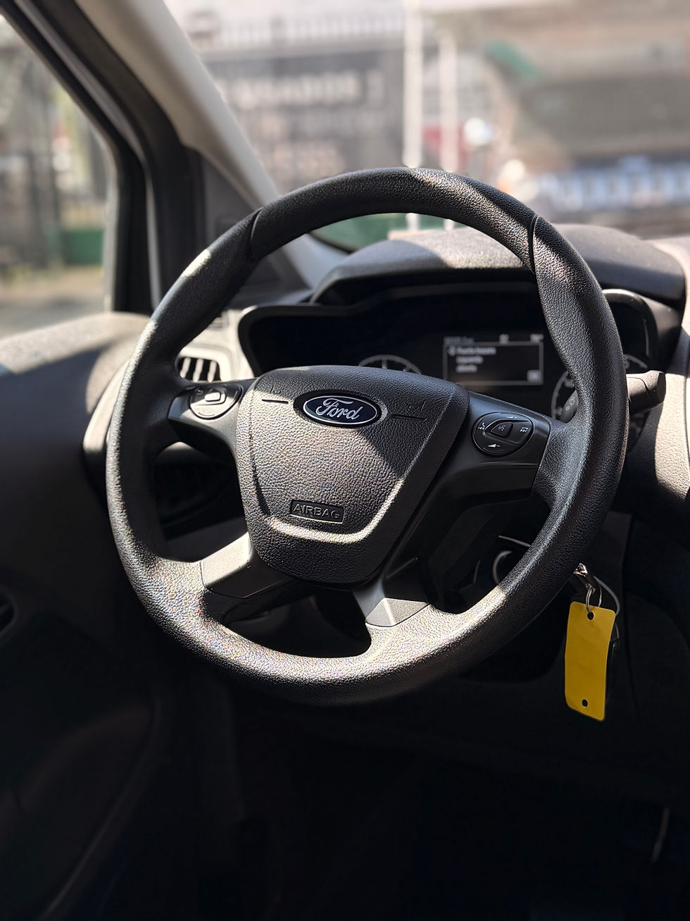 Miniatura: Ford Transit Connect cargo van 2023